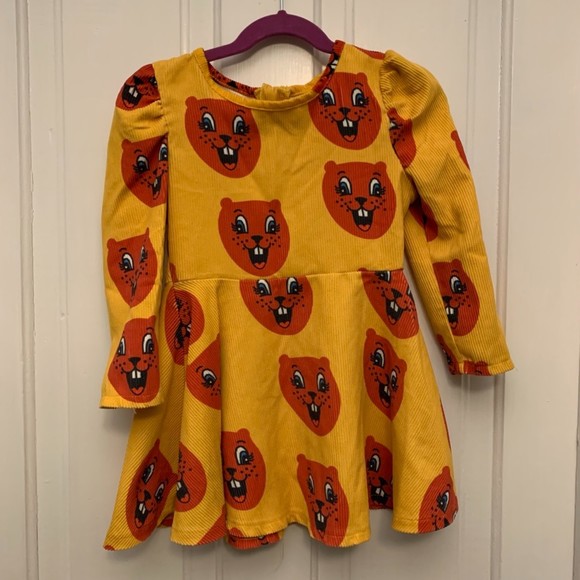 YELLOW LONG SLEEVE CORDUROY PRINTED DRESS WITH ADORABLE BEAVER SIZE 4T - Picture 2 of 6